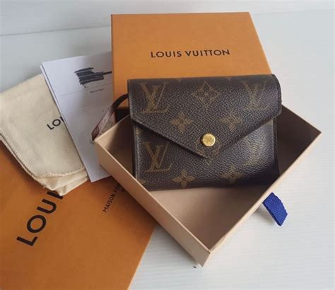 louis vuitton dompet wanita